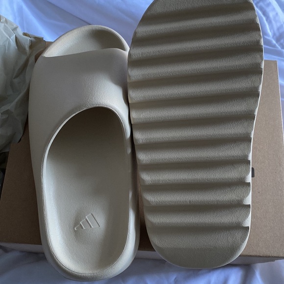 Yeezy Slide - Bone - Picture 3 of 5